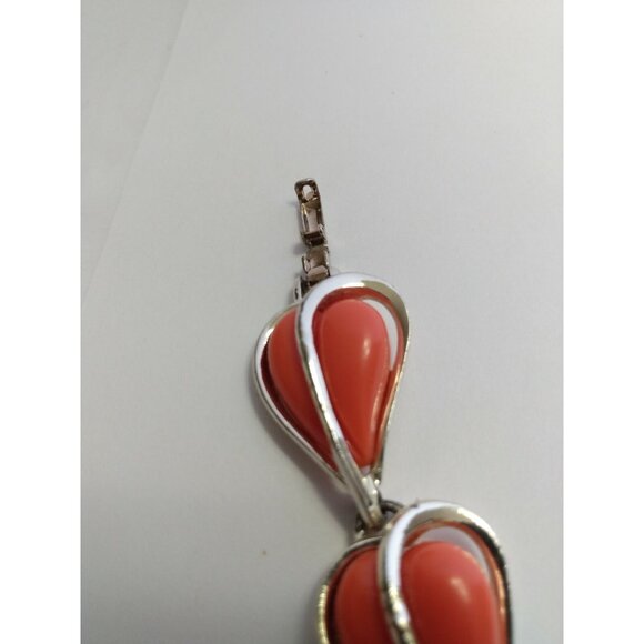 VINTAGE SIGNED CORO ORANGE LUCITE HEART SHAPED BRACELET - THERMOSET 1950'S 7" - Picture 5 of 7